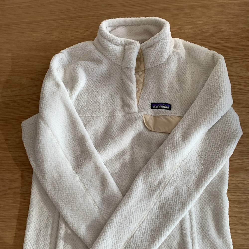 Patagonia White V-Neck Sweater Soft Knit Ribbed